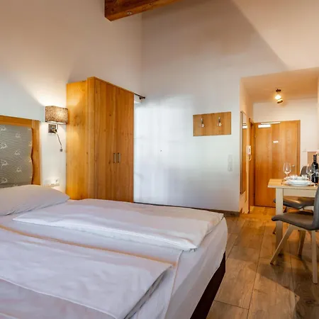 アパート Tauern Mitterwirt 124 ピーゼンドルフ